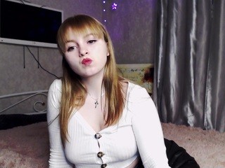 dinadaniels on cam for live nude video chat
