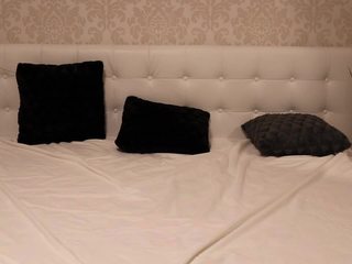 joanavain on cam for live nude video chat