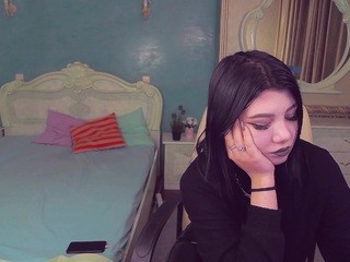 lilliancrossrox on cam for live nude video chat