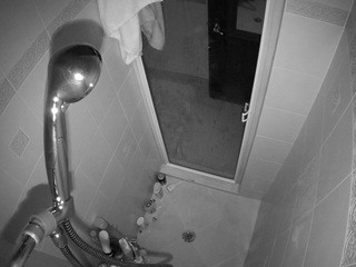 voyeurcam-baileybase-shower on cam for live nude video chat