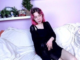 yandere-sasha on cam for live nude video chat