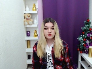 Yummy Cherry Pie on cam for live nude video chat