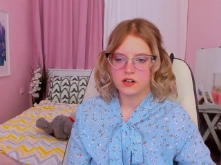 adelineamberg on cam for live nude video chat