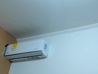 alisonhoot69 on cam for live nude video chat