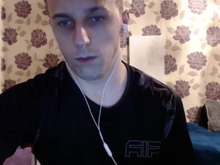 elgy on cam for live nude video chat