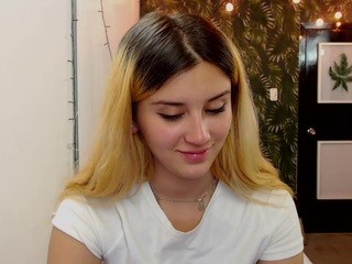 evee-grey on cam for live nude video chat