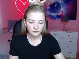 femmefatale19 on cam for live nude video chat