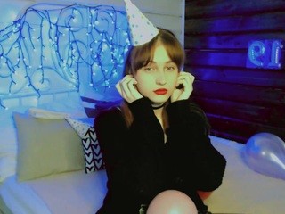 holyloly on cam for live nude video chat