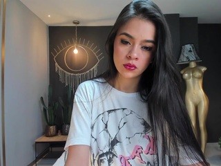 Lila Dior on cam for live nude video chat