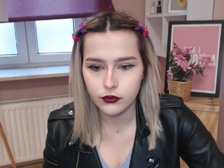pleasure-gina on cam for live nude video chat
