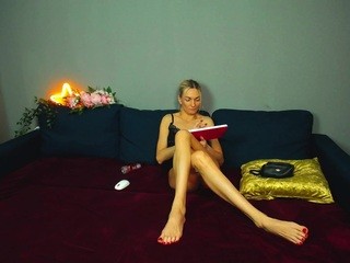Beatrix on cam for live nude video chat