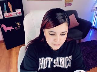 cheenoa on cam for live nude video chat
