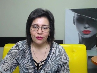 daisyloomo on cam for live nude video chat