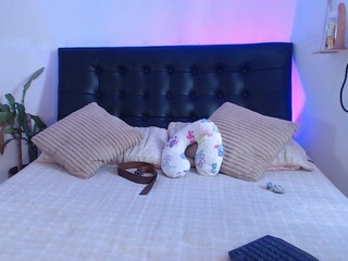 Davina hot on cam for live nude video chat