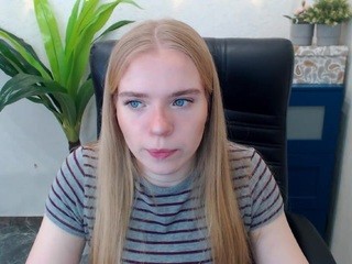 ?, chloe-becker? on cam for live nude video chat