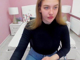 lolasweetbb on cam for live nude video chat