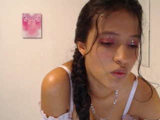 mialoveer on cam for live nude video chat