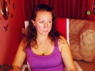 Miss Sarah on cam for live nude video chat