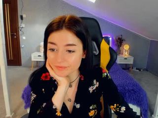 misskristin on cam for live nude video chat