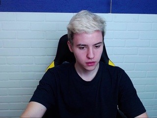 rayanguzman on cam for live nude video chat