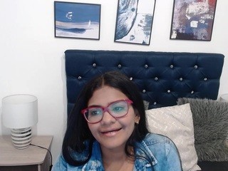 rosenoah on cam for live nude video chat