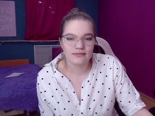 yourhuggy on cam for live nude video chat