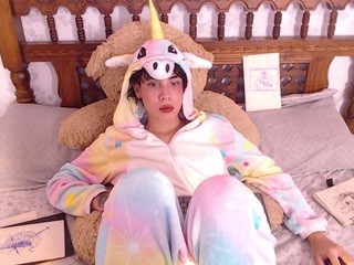 alison-dell on cam for live nude video chat