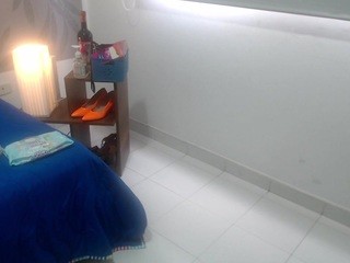 caroline1 on cam for live nude video chat