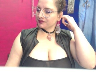 cutebbwaleja on cam for live nude video chat