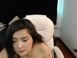 holly-stonee on cam for live nude video chat