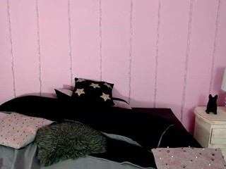 Kriss , ?? on cam for live nude video chat