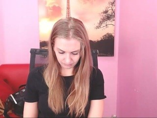 kyliedavis on cam for live nude video chat