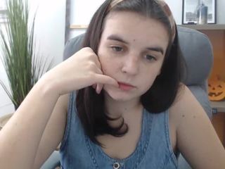 BellaSims on cam for live nude video chat