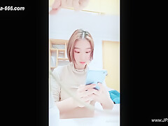 chinese teens live chat with mobile phone.548