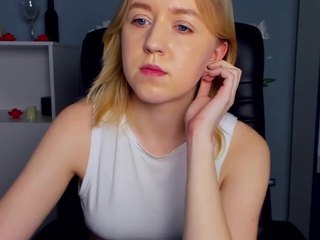erikawells on cam for live nude video chat
