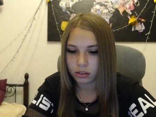 Goldd-fish on cam for live nude video chat