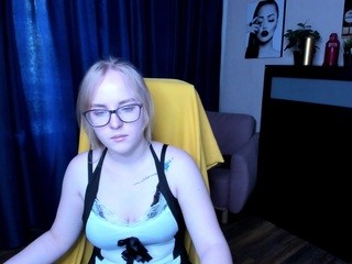 queen-eva on cam for live nude video chat