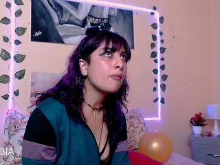 raveenn on cam for live nude video chat