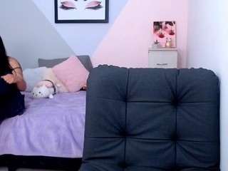 Amara-Lindsay on cam for live nude video chat