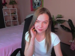 Chloe-Fly on cam for live nude video chat