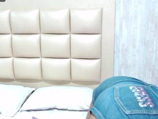hanna-cat on cam for live nude video chat