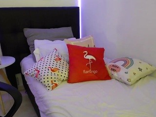 kim-jeins on cam for live nude video chat