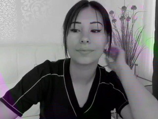 Missis-Di on cam for live nude video chat