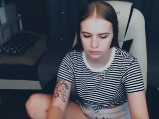 MollyMeeow on cam for live nude video chat