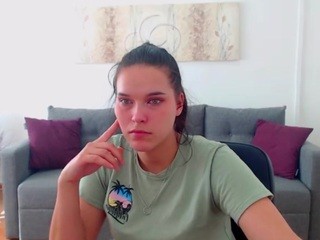PhyllisJones on cam for live nude video chat