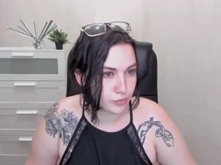 Tricky-Lis on cam for live nude video chat