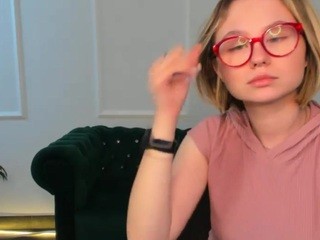 AmyTate on cam for live nude video chat