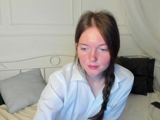 Anna-Whitee on cam for live nude video chat