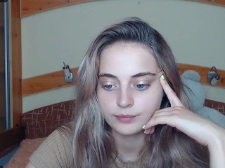 CarolineWest on cam for live nude video chat