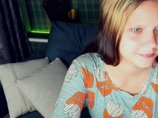 DamnAngell on cam for live nude video chat